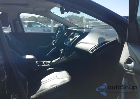 2012 Ford Focus Sel z USA, uszkodzony, nr VIN 1FAHP3H29CL327396